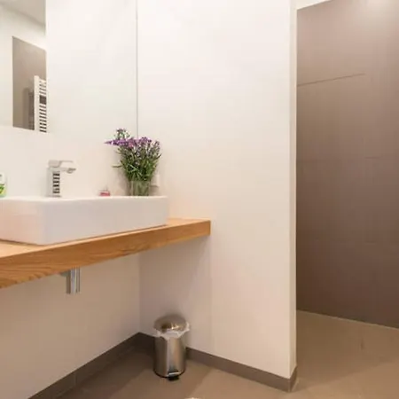 With Balcony Close To Sarphatipark Daire *